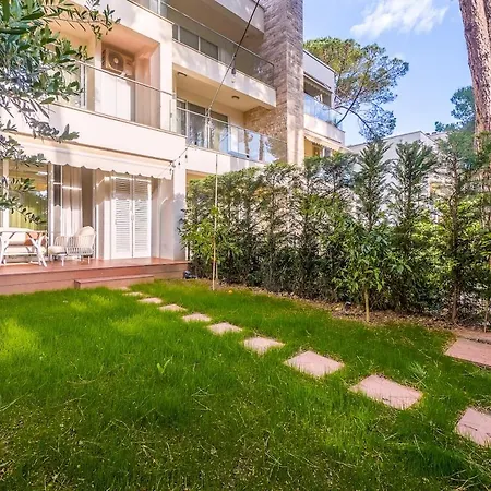 Luxury 1br Apartment, Private Garden, San Pietro Lägenhet Durrës