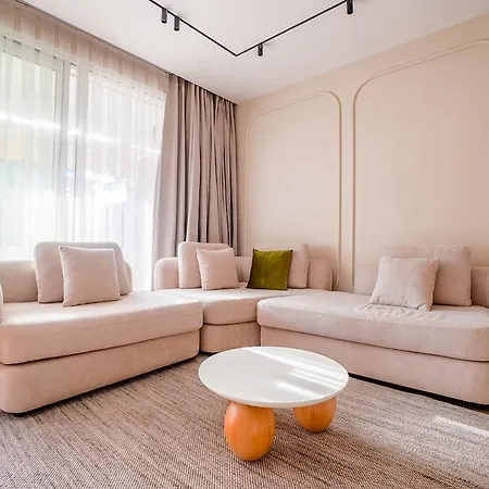 Luxury 1br Apartment, Private Garden, San Pietro Διαμέρισμα *
