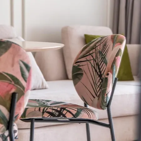 Luxury 1br Apartment, Private Garden, San Pietro Lägenhet