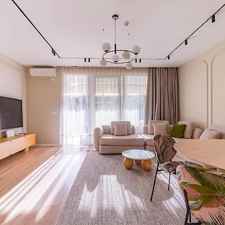 Luxury 1br Apartment, Private Garden, San Pietro Διαμέρισμα