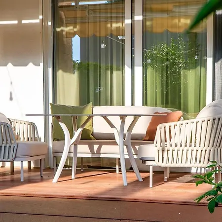 Luxury 1br Apartment, Private Garden, San Pietro Drac