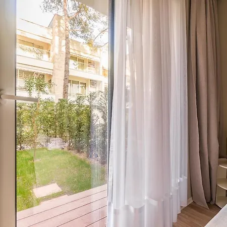 Luxury 1br Apartment, Private Garden, San Pietro Drac